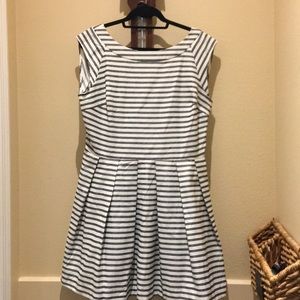 Rampage Dress Navy and White Size Xl side-zip